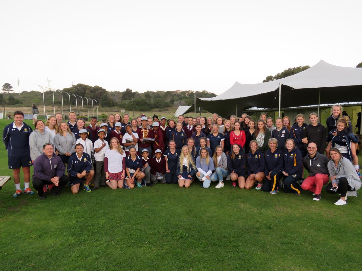 Teamwork of Oakhill School and Bryanston School UK U16 and 1st Team Hockey Girls with Knsyna Sports School up and coming cricketers (Copy)